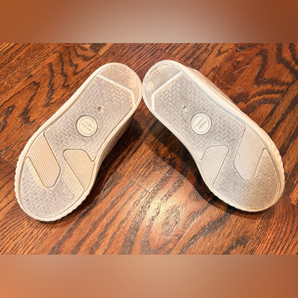 Wonder Nation Kids Sneakers in Gold Sparkle - Picture 5 of 5